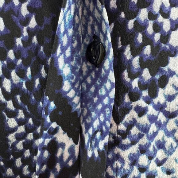Diane von Furstenberg Top Womens 6 Black Snake Print Silk Hidden Button Front - Picture 5 of 15